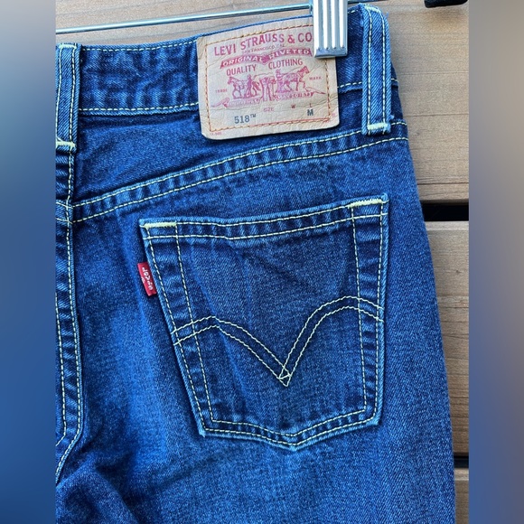 Vintage Y2K Levi’s 518 super low rise boot cut flares, dark wash. Jr size 1 - Picture 8 of 11
